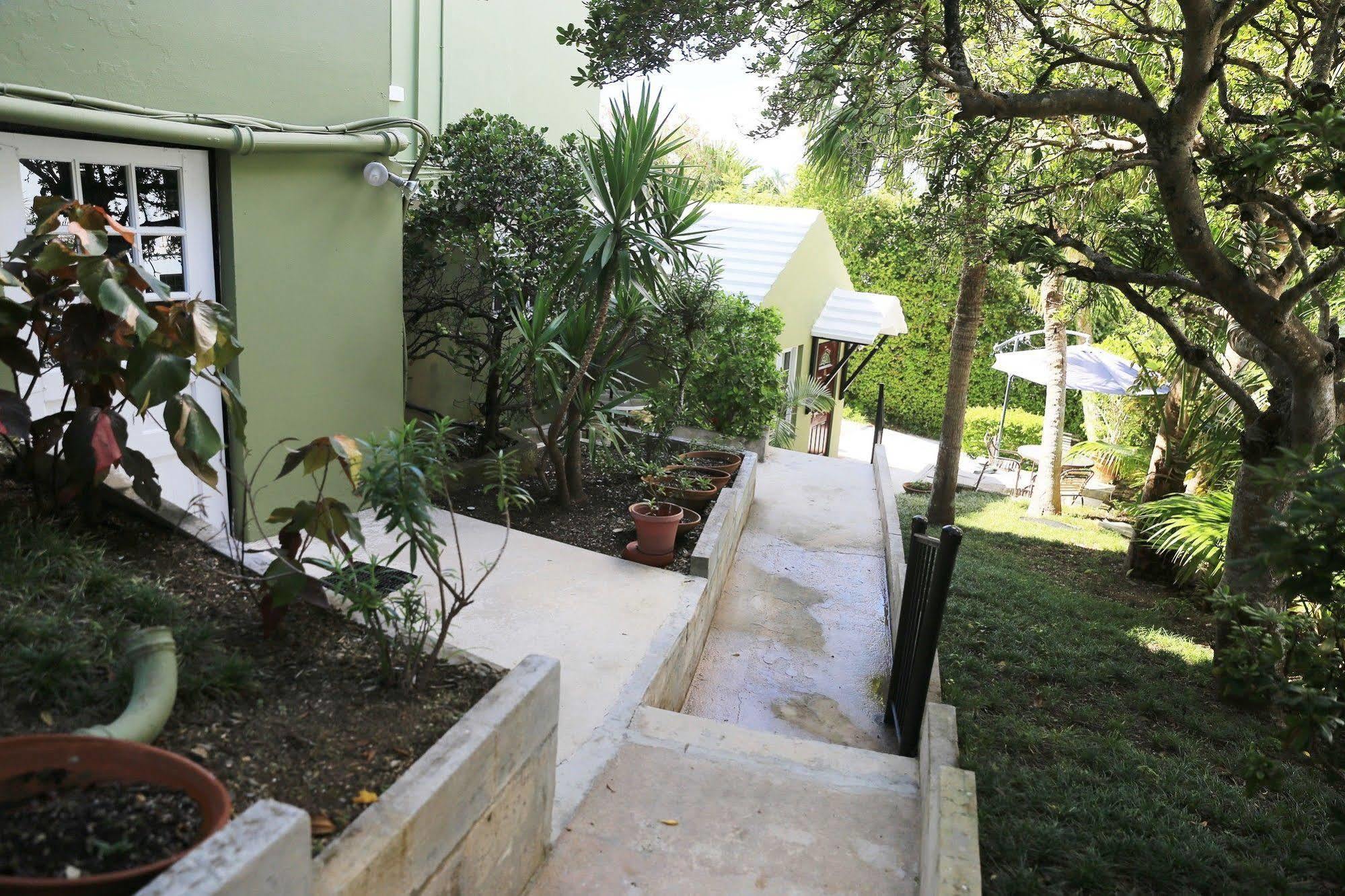 Edgehill Manor Guest House Hamilton City Екстериор снимка